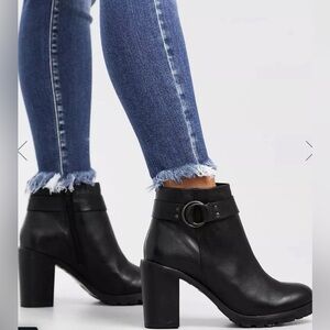 Crevo Kathryn Leather Heeled Ankle Boot 8.5